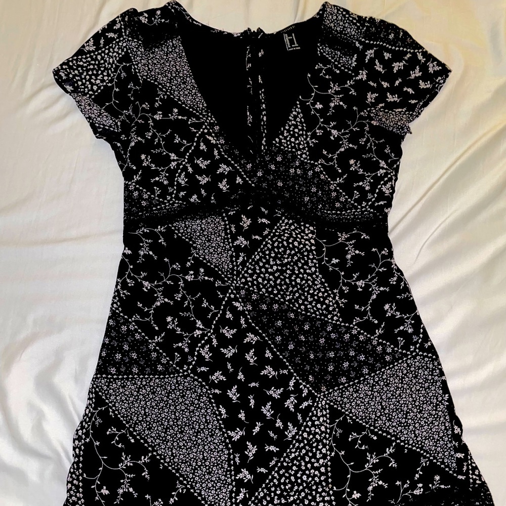 Vintage Flouncy Black Dress ( M )